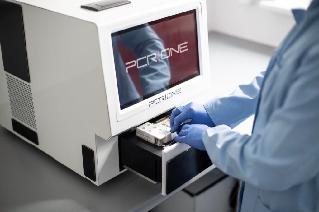 Prezentacja technologii Bacteromic w firmie Scope Fluidics